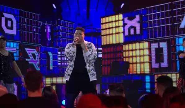 Rogerinho entra no top 100 do Spotify Brasil e vira sensação no TikTok com o hit “085”: “Já vi esse filme antes”