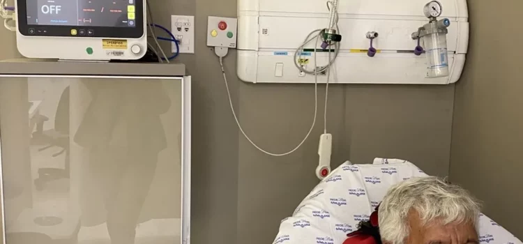 Aos 86 anos, Roque, assistente de palco de Silvio Santos, é internado; vídeo