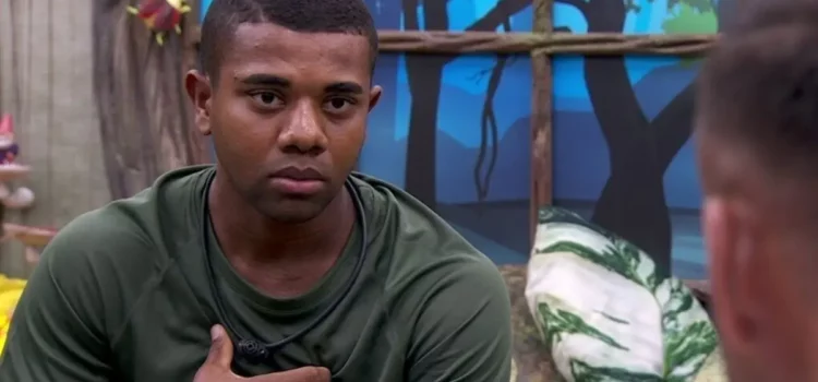 BBB24: Davi chora após ganhar bolsa de estudos