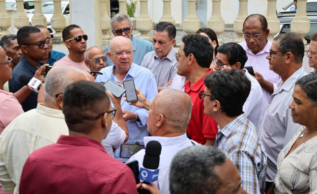 Prefeitura de Feira reforça transporte coletivo para região da Artêmia Pires com mais cinco ônibus