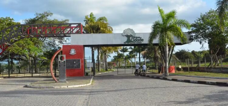 Prefeitura de Feira de Santana oferece transporte gratuito para famílias participarem do Brinca Feira no Dia das Crianças