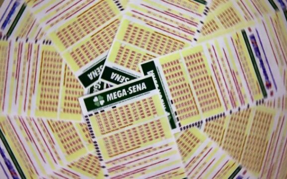 Mega-Sena acumula e prêmio principal vai para R$ 27 milhões