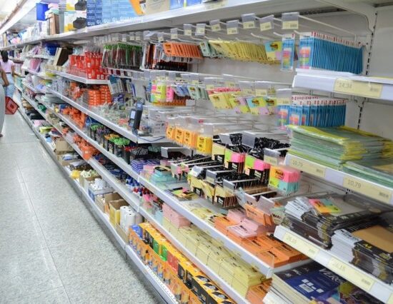 Procon promove encontro para orientar escolas e famílias sobre listas de material escolar