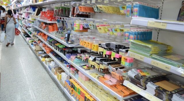 Procon promove encontro para orientar escolas e famílias sobre listas de material escolar