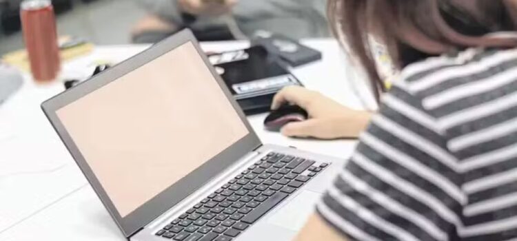 IEL abre mais de 520 vagas de estágio em Salvador e outras cidades da Bahia; bolsas chegam a R$ 1,8 mil