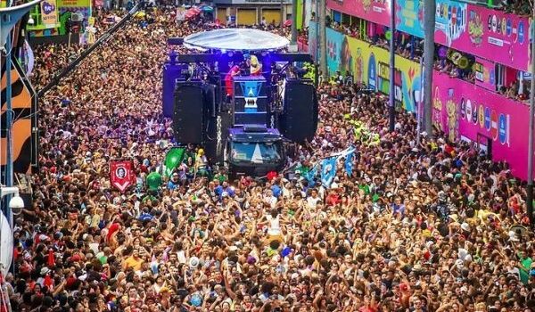 Confira os artistas que vão comandar trios pipoca no Carnaval de Salvador 2026