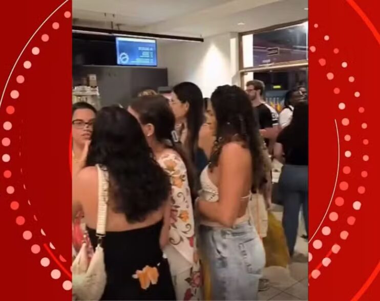 Kleber Mendonça Filho mostra cinema lotado em Salvador após vitórias de Wagner Moura e de ‘O Agente Secreto’ no Globo de Ouro