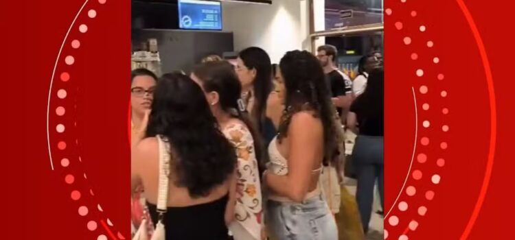 Kleber Mendonça Filho mostra cinema lotado em Salvador após vitórias de Wagner Moura e de ‘O Agente Secreto’ no Globo de Ouro