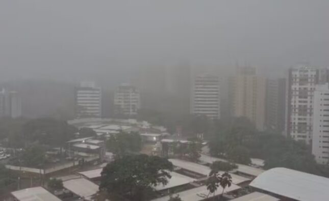 Inmet emite alerta de chuvas intensas para Salvador e outras 189 cidades da Bahia