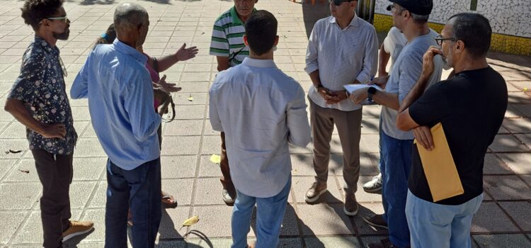 Reunião debate construção de quiosques para fotógrafos lambe-lambe na Praça Bernardino Bahia