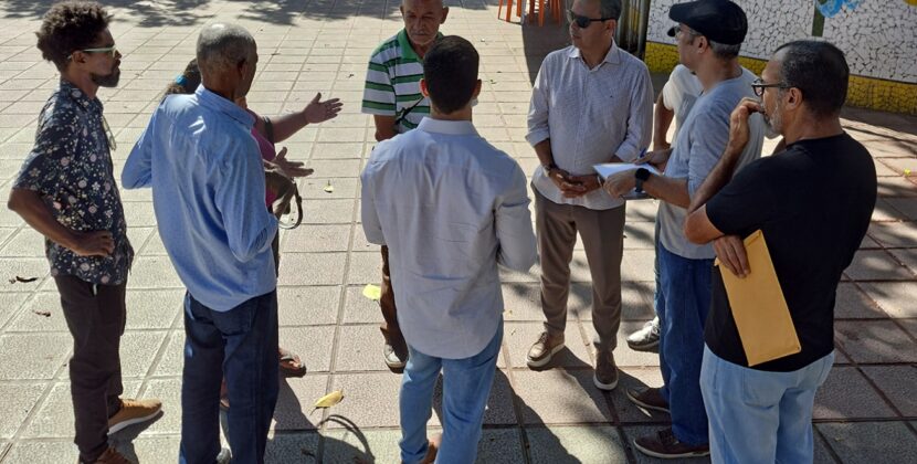 Reunião debate construção de quiosques para fotógrafos lambe-lambe na Praça Bernardino Bahia