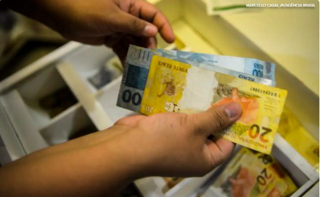 Governo do Brasil propõe salário mínimo de R$ 1.717 em 2027