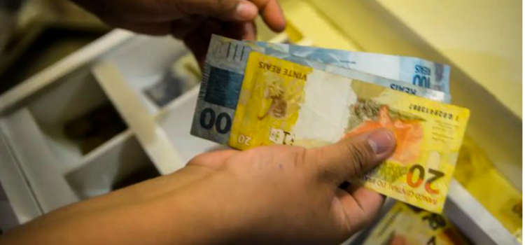 Governo do Brasil propõe salário mínimo de R$ 1.717 em 2027