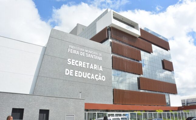Prefeitura de Feira investe R$ 7,5 milhões na compra de material sobre história e cultura afro-brasileira, africana e indígena