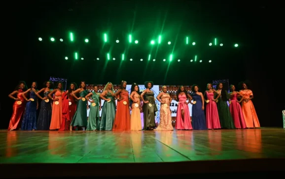 Moradora da Matinha dos Pretos vence Miss Afro Feira de Santana 2026