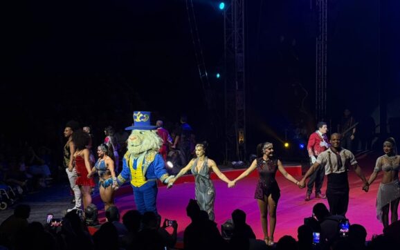 Circo Kroner promove espetáculo inclusivo gratuito em Feira de Santana com apoio de instituições locais