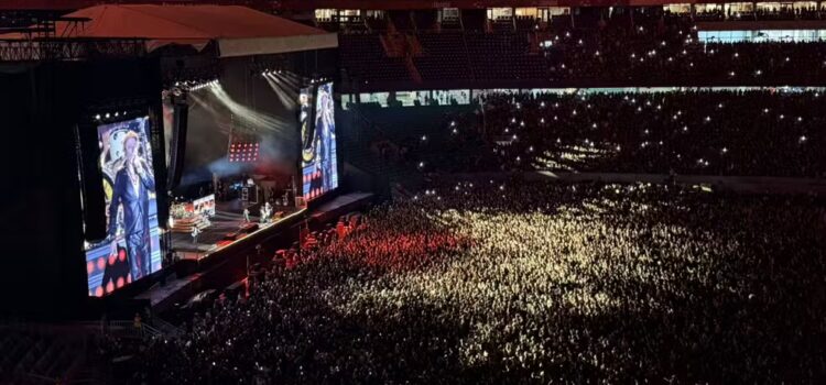 Clássicos e mistura de gerações: Guns N’ Roses reúne 40 mil pessoas em Salvador