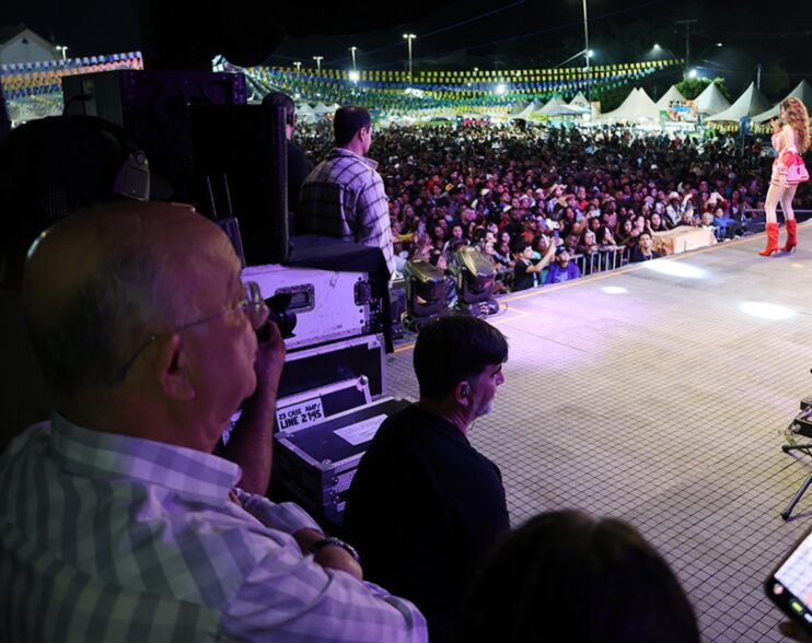 José Ronaldo destaca sucesso do primeiro fim de semana do Arraiá de Feira em São José