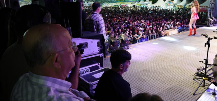 José Ronaldo destaca sucesso do primeiro fim de semana do Arraiá de Feira em São José