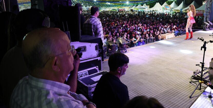 José Ronaldo destaca sucesso do primeiro fim de semana do Arraiá de Feira em São José