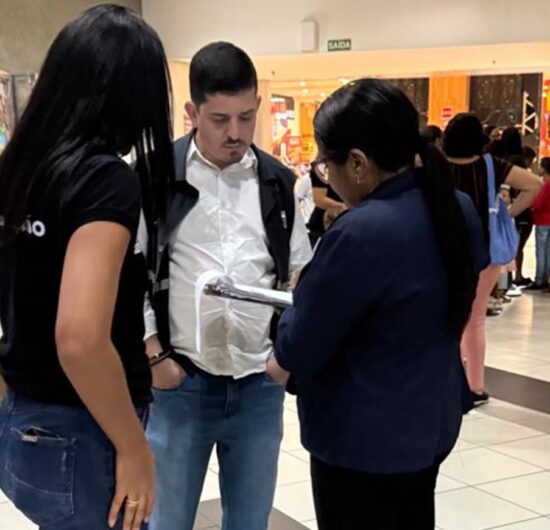 Cinema é notificado após denúncia realizada via aplicativo Procon Feira