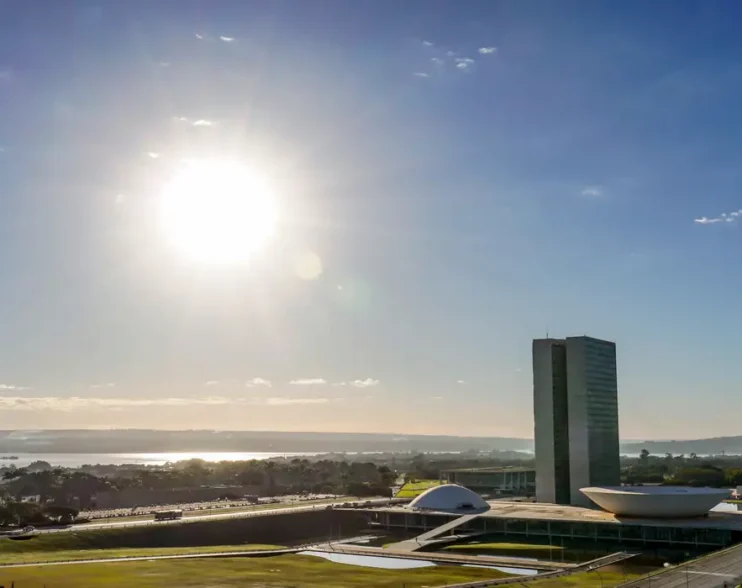Congresso vota nesta semana fim da escala 6×1 e “taxa das blusinhas”
