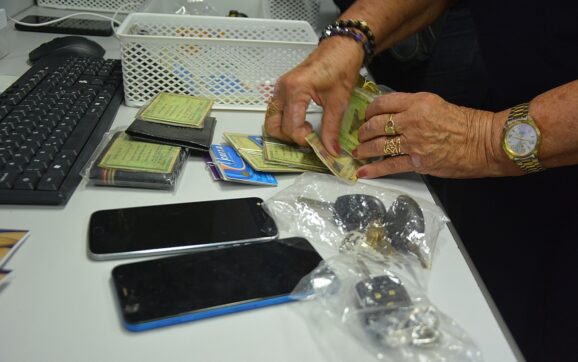 41 documentos e objetos são registrados pela Central de Achados e Perdidos durante a Expofeira