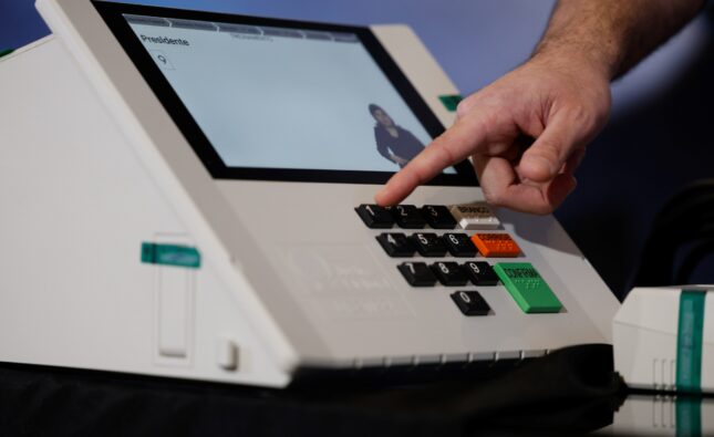 Cerca de 158,7 milhões de eleitores vão às urnas em todo o país